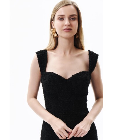 TVÍDOVÉ ČERNÉ ŠATY